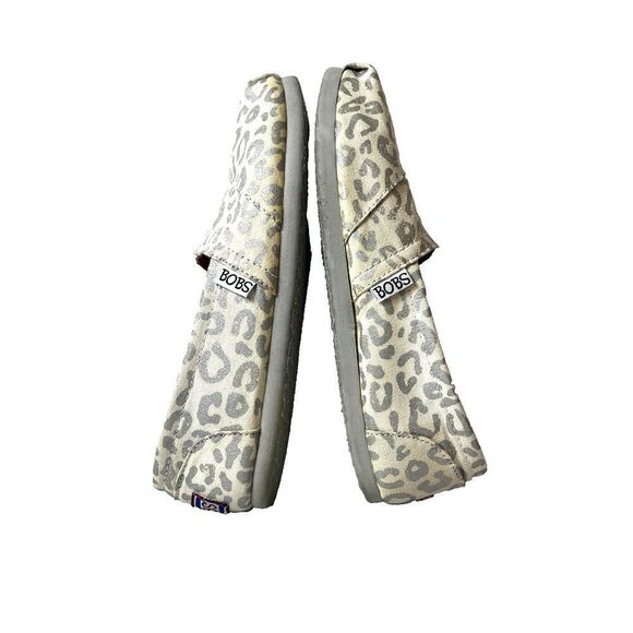 BOBS from Skechers Memory Foam Ivory/Silver Canvas Slip On Shoes Women's Size 6 - Picture 4 of 10